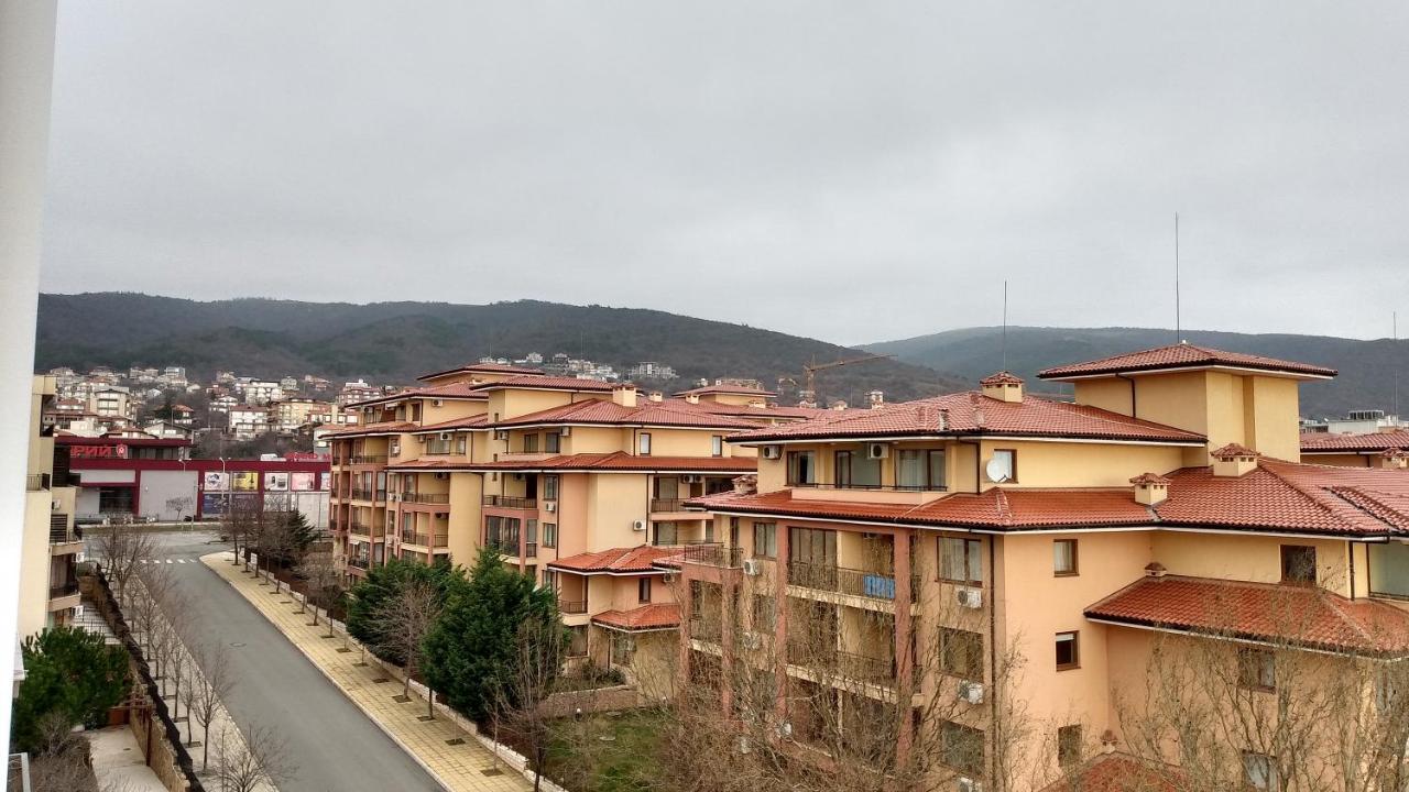 Aparthotel Sorrento Sole Mare Sveti Vlas Esterno foto