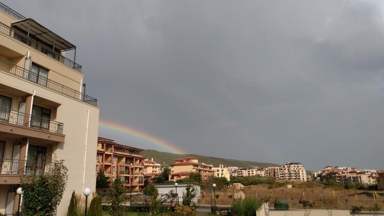 Aparthotel Sorrento Sole Mare Sveti Vlas Esterno foto