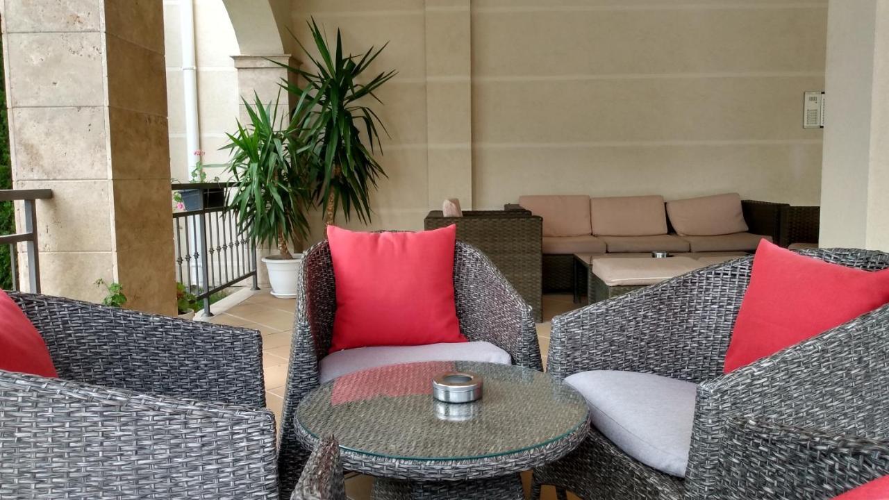 Aparthotel Sorrento Sole Mare Sveti Vlas Esterno foto