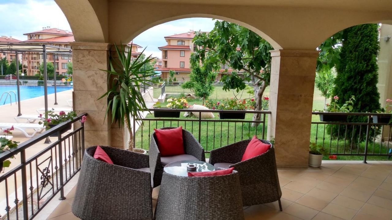Aparthotel Sorrento Sole Mare Sveti Vlas Esterno foto