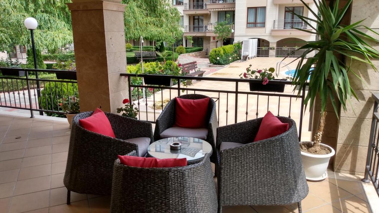Aparthotel Sorrento Sole Mare Sveti Vlas Esterno foto