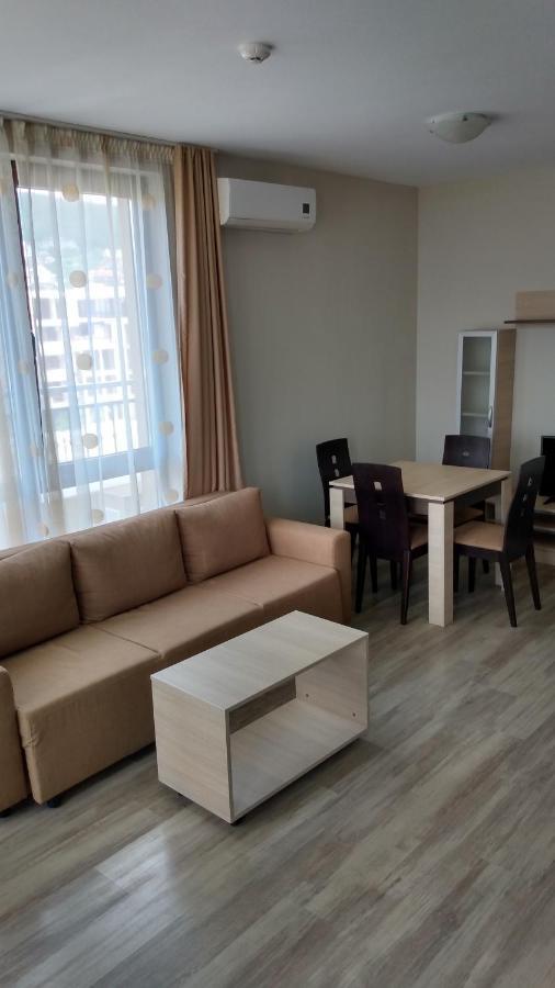 Aparthotel Sorrento Sole Mare Sveti Vlas Esterno foto