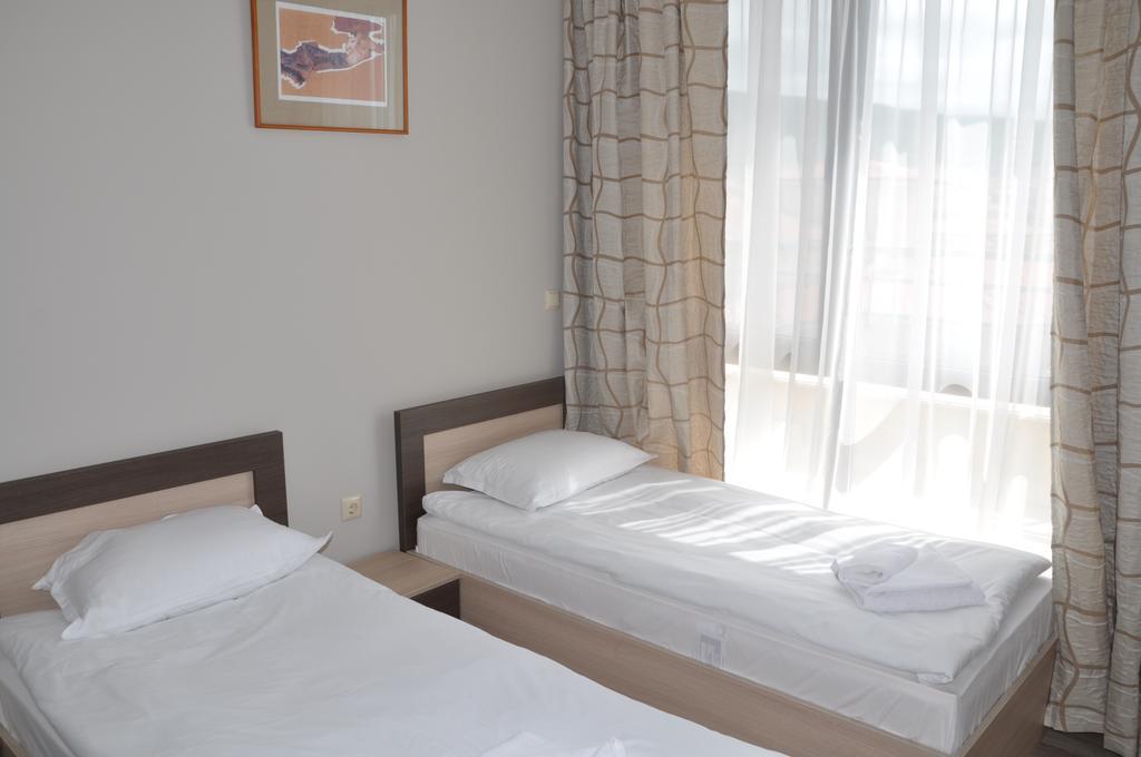 Aparthotel Sorrento Sole Mare Sveti Vlas Esterno foto