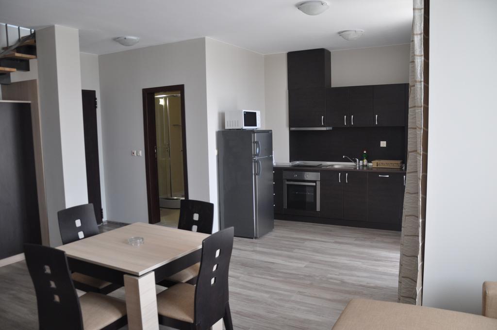 Aparthotel Sorrento Sole Mare Sveti Vlas Esterno foto