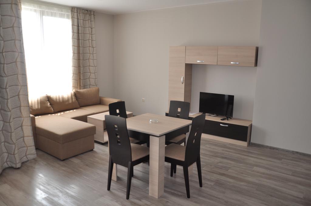 Aparthotel Sorrento Sole Mare Sveti Vlas Esterno foto