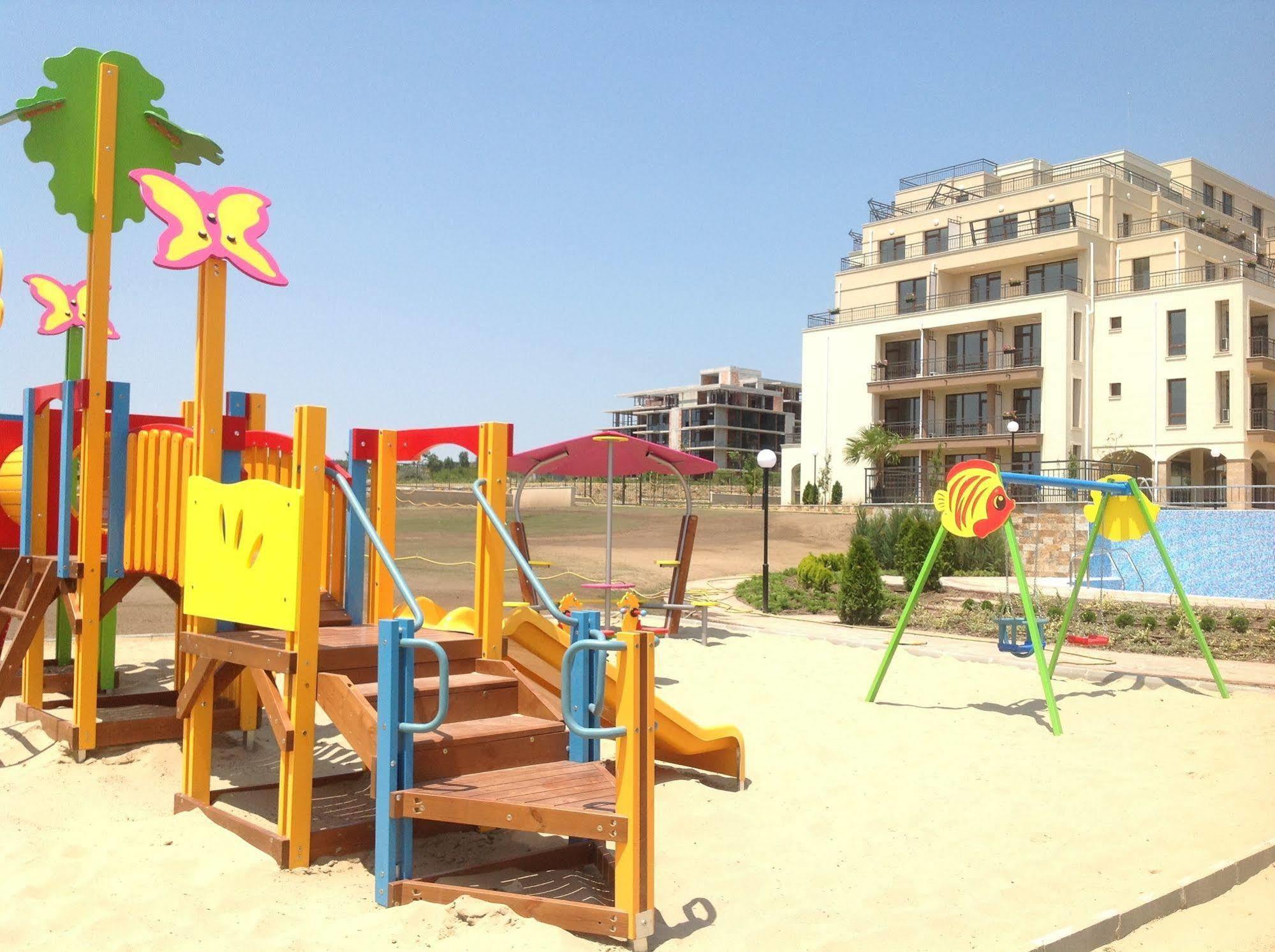 Aparthotel Sorrento Sole Mare Sveti Vlas Esterno foto