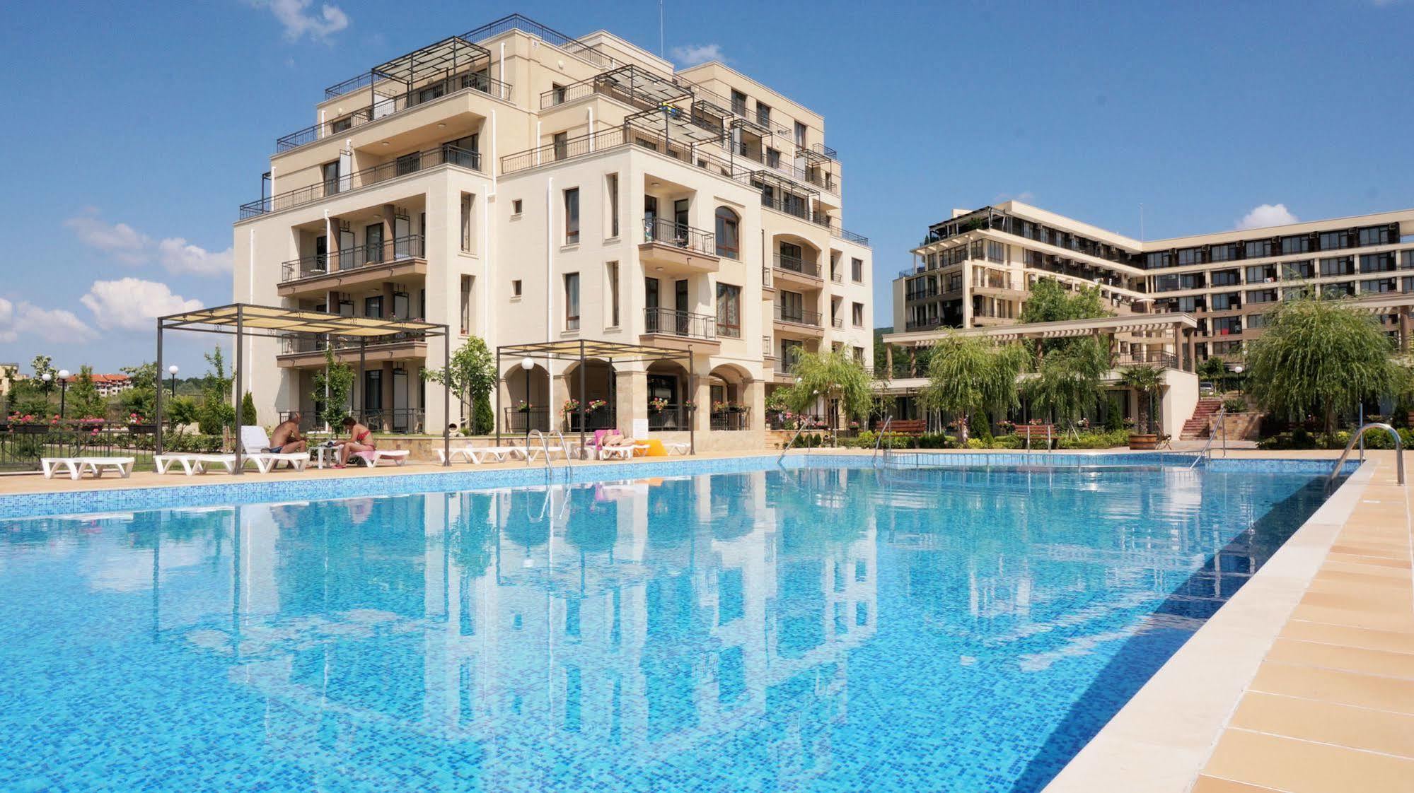 Aparthotel Sorrento Sole Mare Sveti Vlas Esterno foto