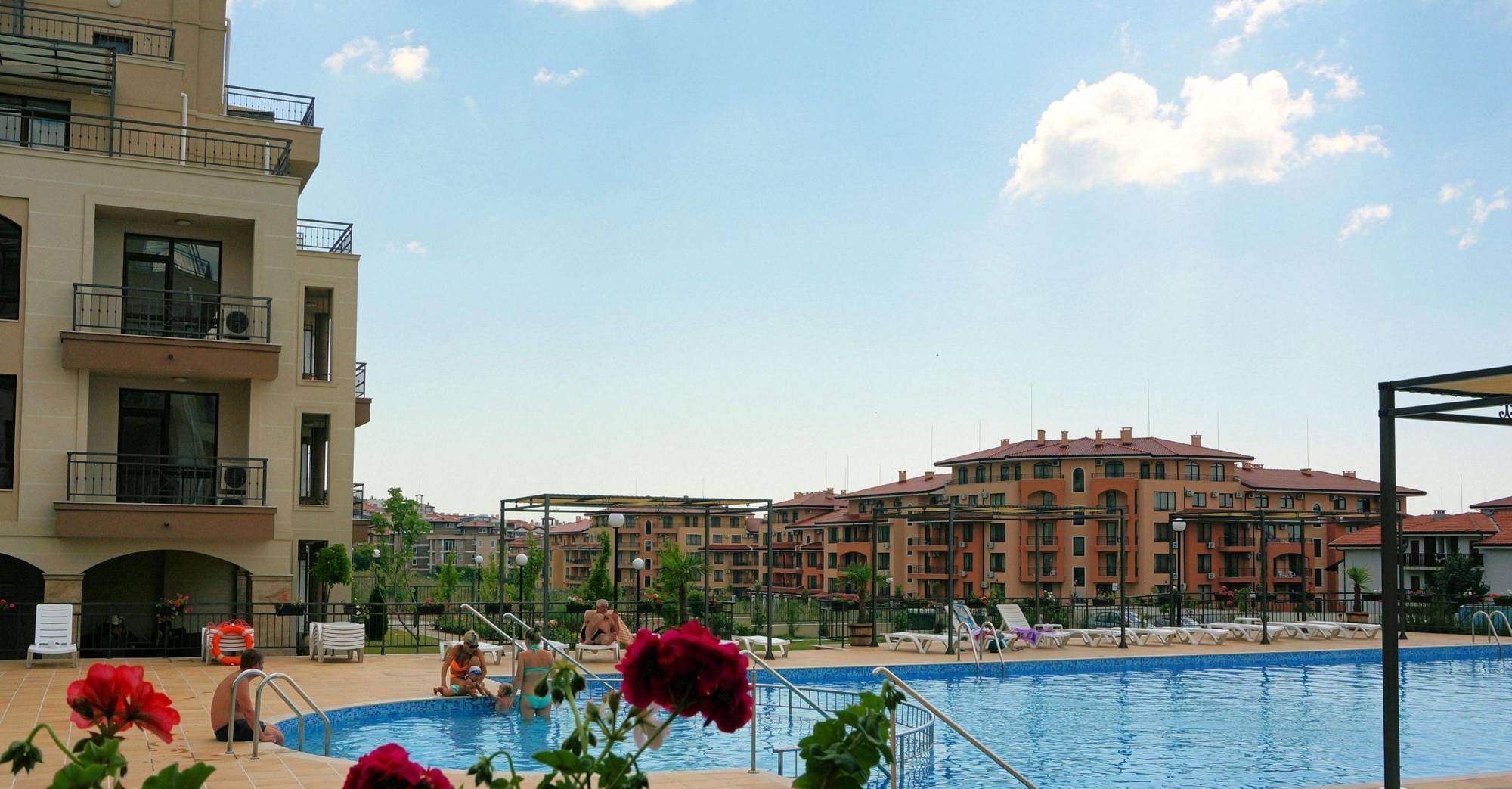 Aparthotel Sorrento Sole Mare Sveti Vlas Esterno foto